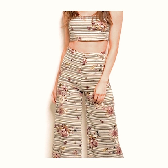 #1315 Two Piece Floral Bra Top Capri Outfit Set - Picture 11 of 17